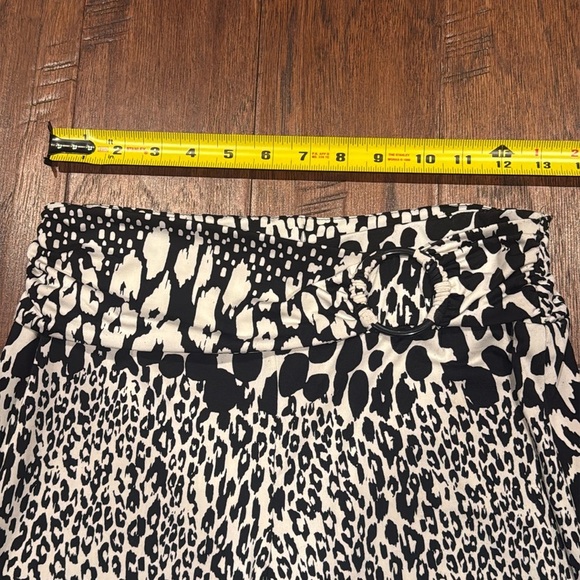 Small ROBERT LOUIS Chic Black and White Patterned Pants - Picture 9 of 11